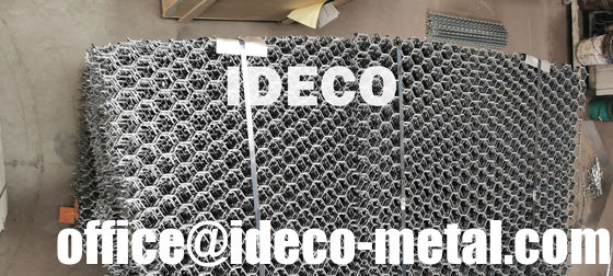 الصين شبكات سداسية مرنة لصناعة الصلب، ألواح شبكية متينة من الفولاذ المقاوم للصدأ المزود