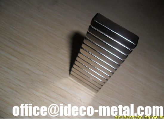 مغناطيس نيوديميوم مربع الصف N42، مغناطيسات دائمة NdFeB للأراضي النادرة المزود