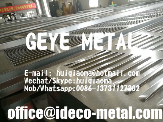 حواجز صوتية شديدة الامتصاص ، حواجز الضوضاء الألواح المعدنية المنثورة (الصوف الزجاجي المملوء والبطانيات التخفيفية) المزود